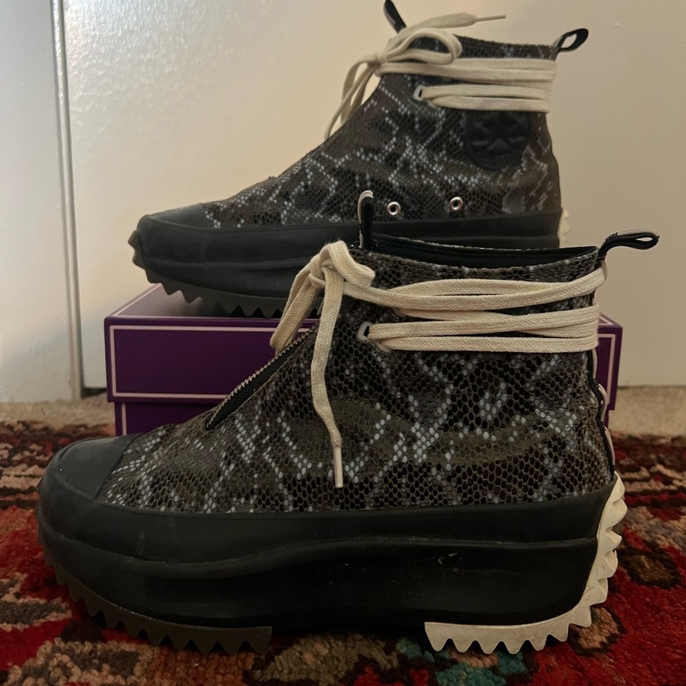 Converse Run Star Hike Snakeskin Sneakers, sz 9, very good condition.